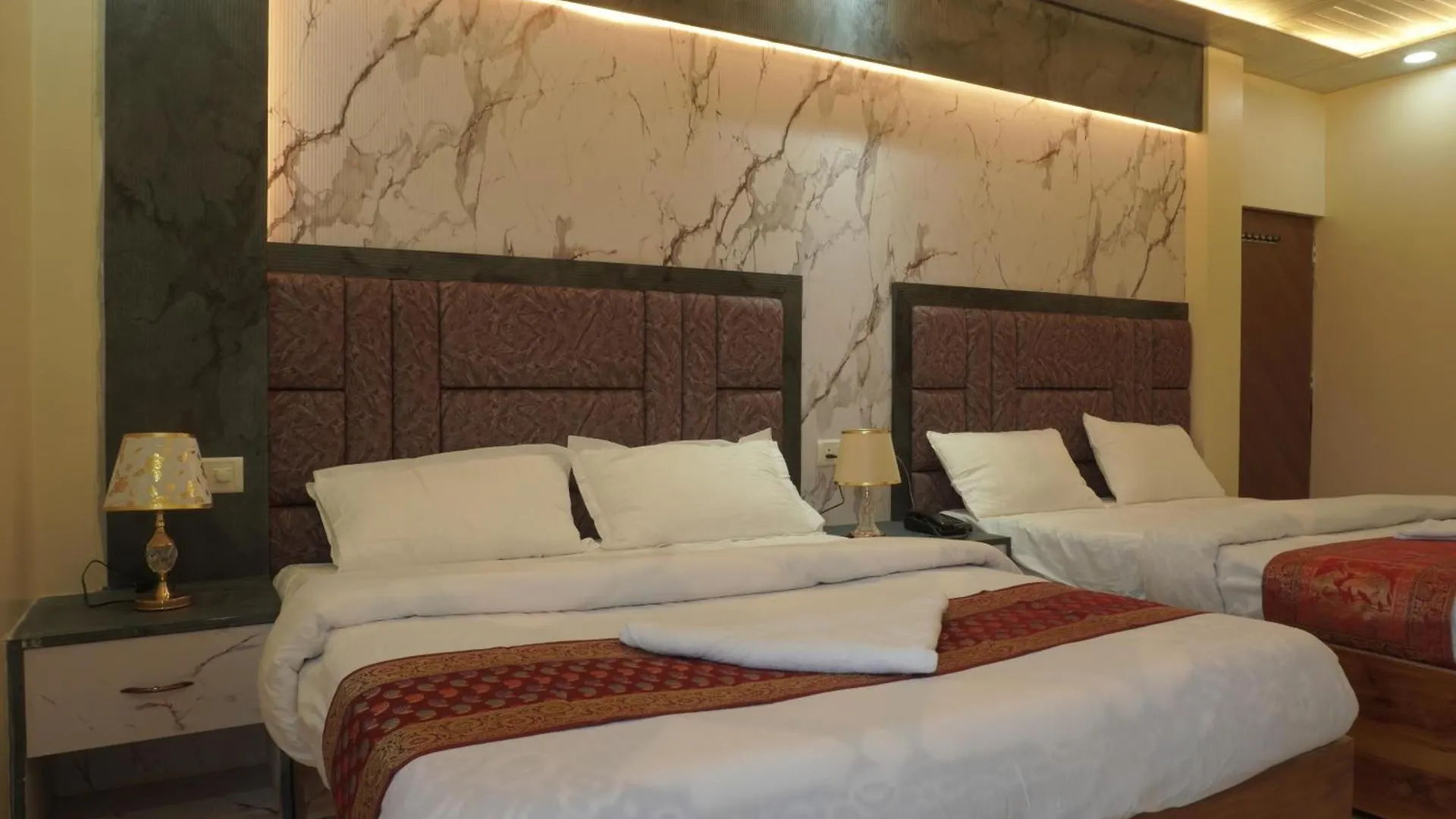 Classy5 Guest House Varanasi