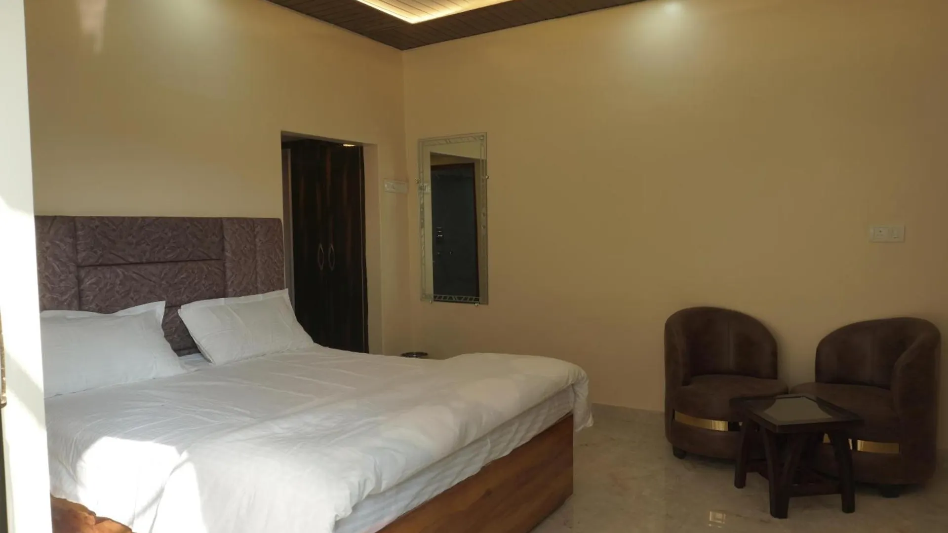 Classy5 Guest House Varanasi
