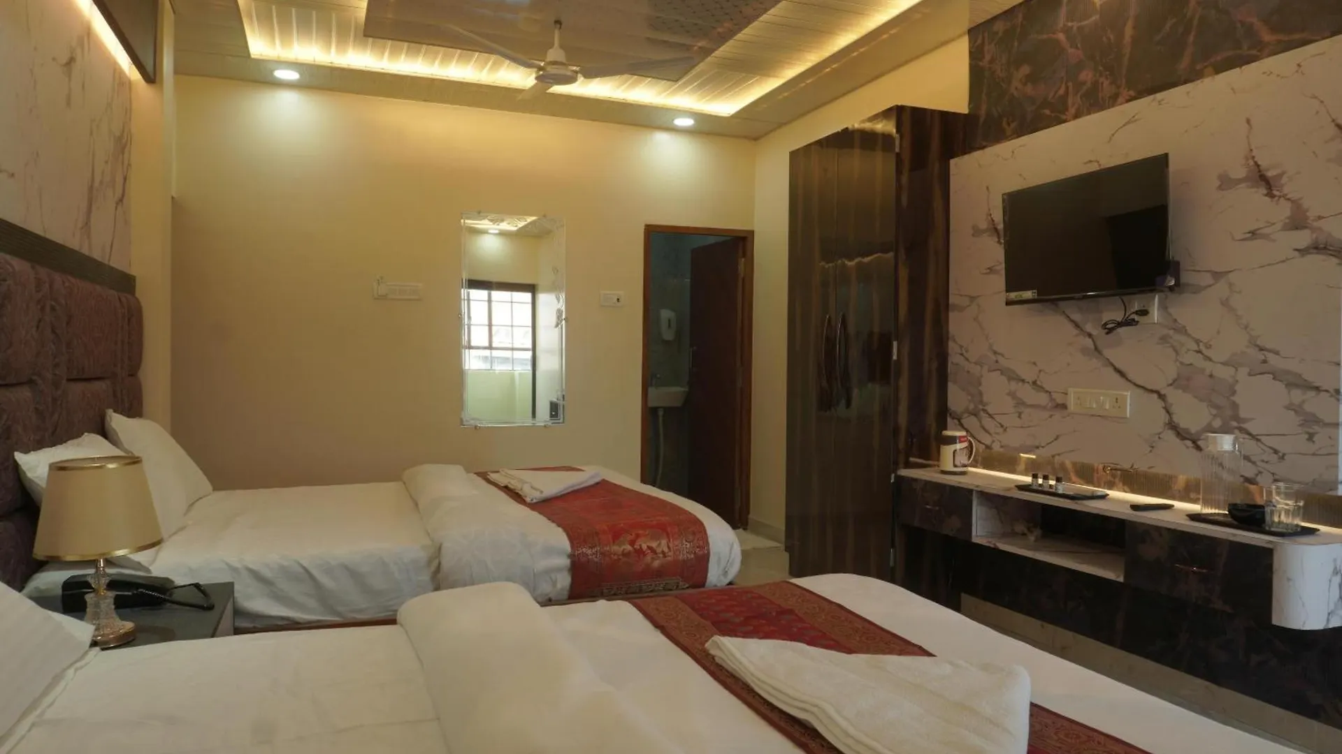 Classy5 Guest House Varanasi