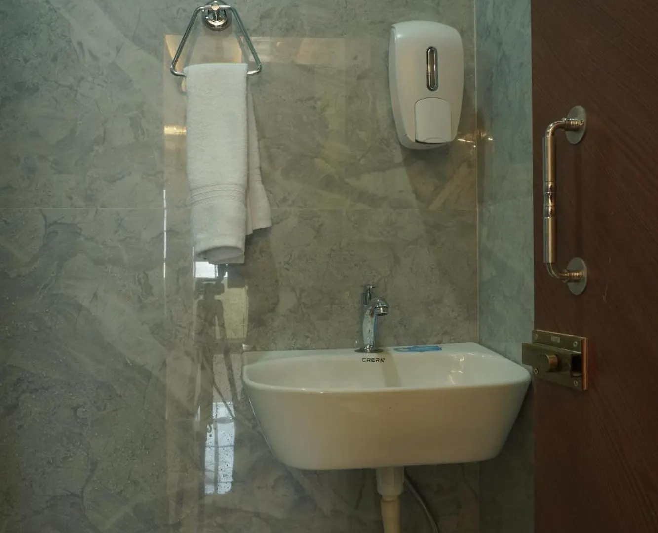 Classy5 Guest House Varanasi