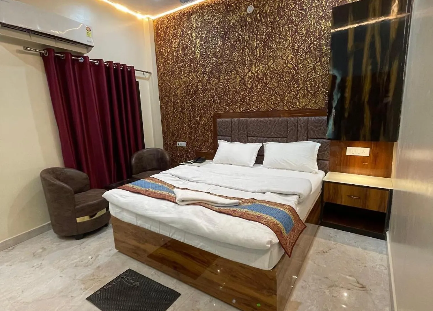 Classy5 Guest House Varanasi 0*,  India